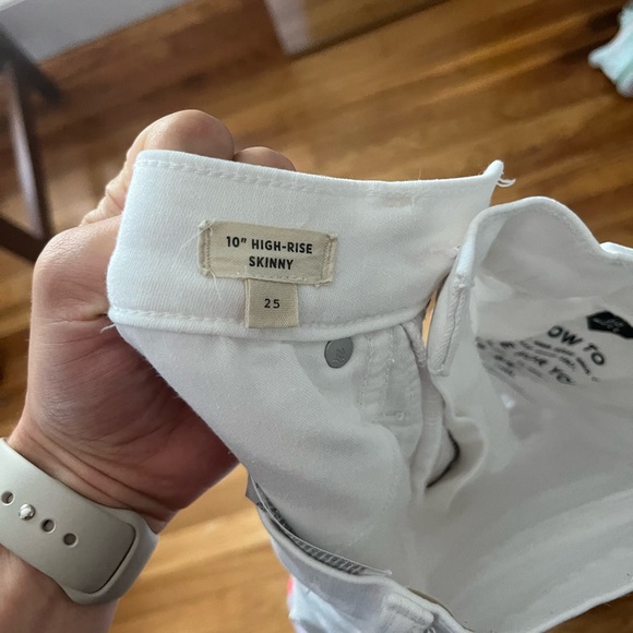 Madewell 10" High-Rise Skinny Jeans in Pure White - Picture 5 of 5